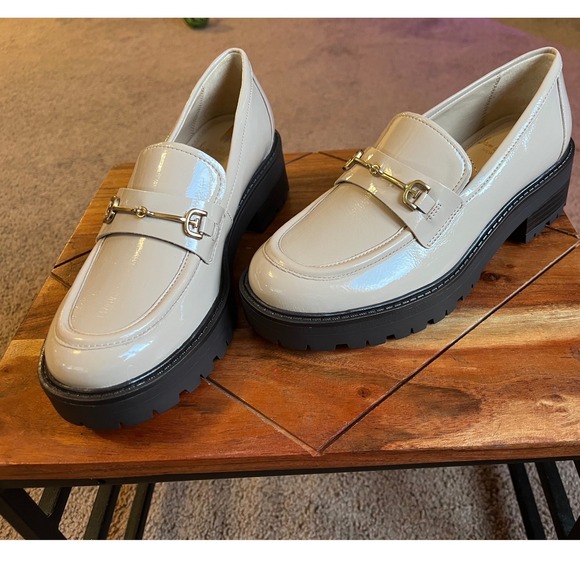 Sam Edelman Tully Lug Sole Loafers Chai Latte Patent Leather Women 5.5  NWB - Picture 8 of 13